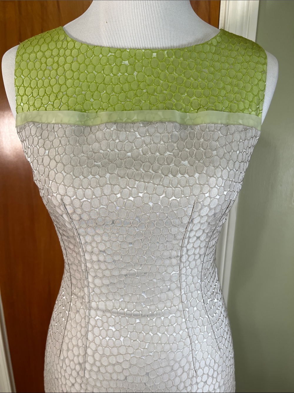 Elie Tahari White Mini Dress with Lime Accents - Picture 2 of 6